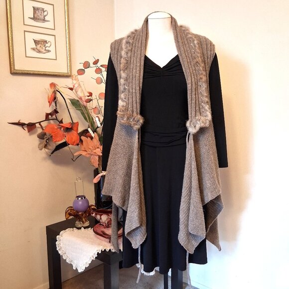 NWT Woman's I AM Sleeveless Asymmetric Hem Cashmere Cardigan Vest Sweater - Picture 1 of 9